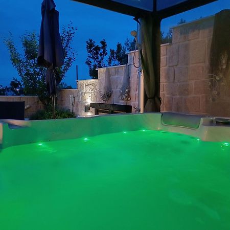 Luxury Sunrise Jacuzzi Apts, 50 M From The Beach Kali Exteriér fotografie