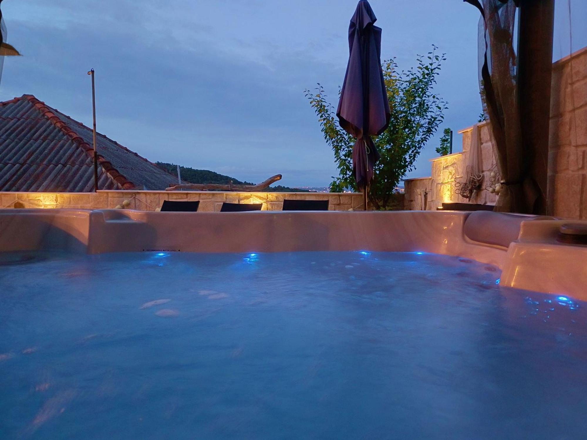 Luxury Sunrise Jacuzzi Apts, 50 M From The Beach Kali Exteriér fotografie